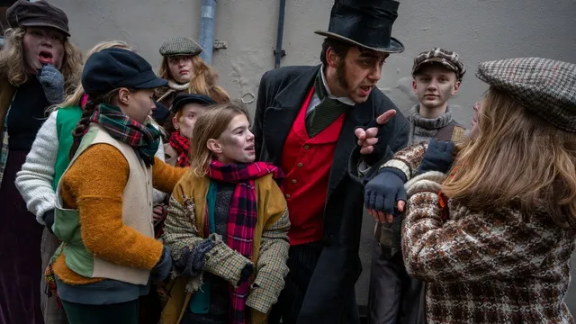 950 costumed performers transform Deventer into a Dickensian spectacle