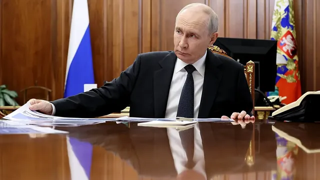 Putin seizes assets of five European companies in Russia, including Tarkett and Ontex