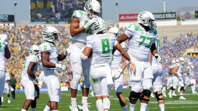 Dylan Raiola honors predecessors by wearing No. 8 at Oregon