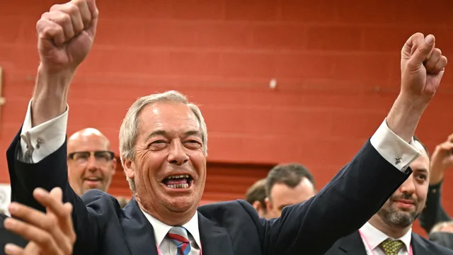 Britons lose faith as voter trust in government declines sharply