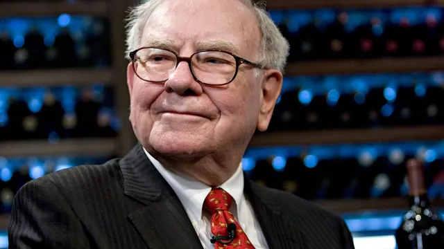Warren Buffett gives stocks instead of cash to family for Christmas