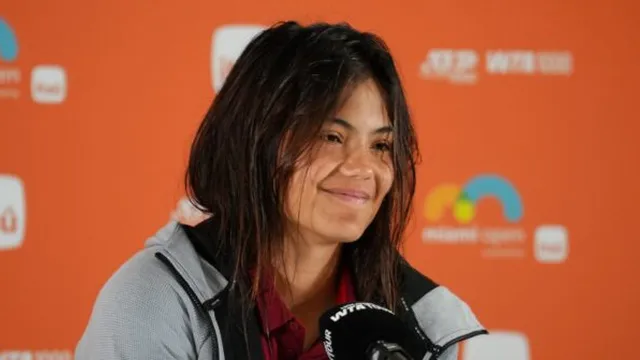 Emma Raducanu battles Emma Navarro in tough Miami Open match