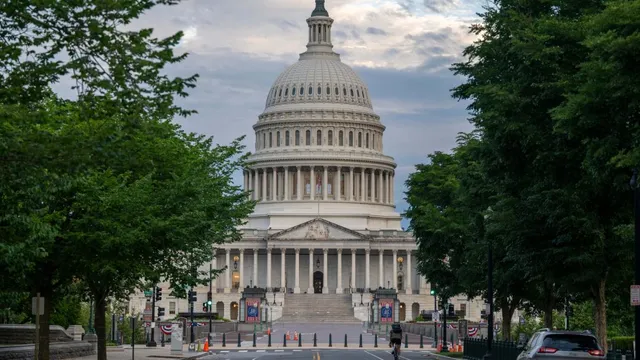 S&P warns US debt could reach 100% of GDP amid political polarization