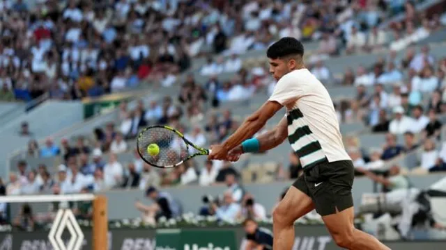 Carlos Alcaraz defeats Ben Shelton in intense French Open battle