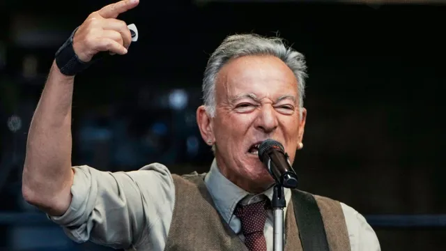Bruce Springsteen dedicates song to immigrant victim amid ICE criticism
