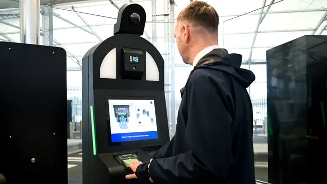 New biometric border system requires face and fingerprint scans for American travelers to Europe