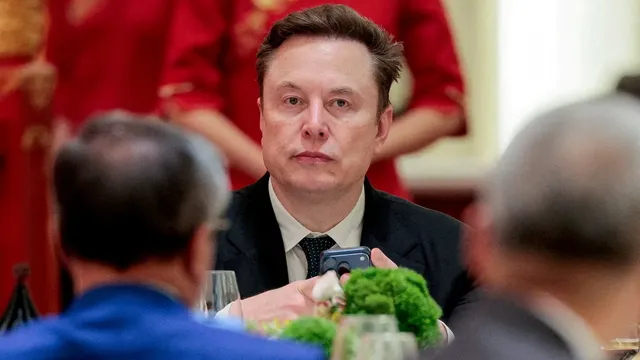 Tesla CEO Elon Musk calls Chinese President Xi Jinping a great leader in CCTV interview