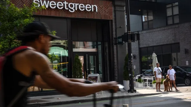 Fast-casual chains struggle as bowl fatigue affects customer loyalty