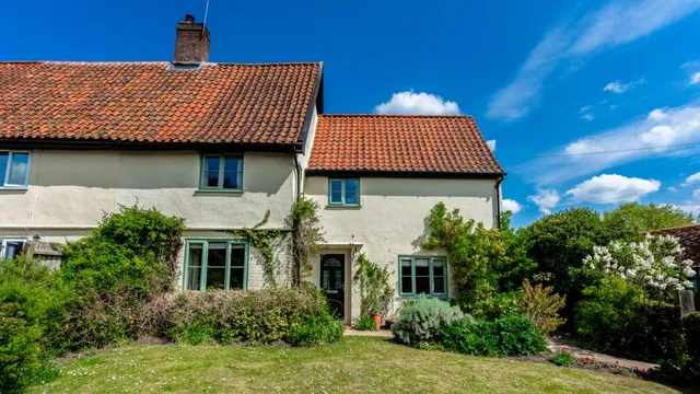 Explore diverse properties available for £475,000 across the UK