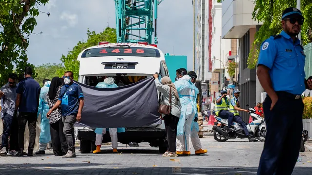 Finnish divers recover last two bodies of missing Italians in Maldives cave