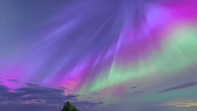 Northern lights illuminate U.S. skies amid solar storm