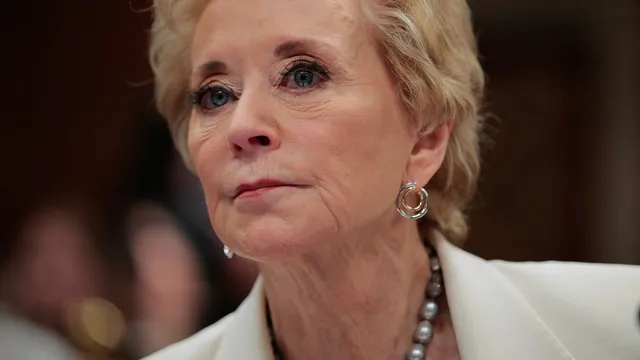 Linda McMahon fails basic math during Senate budget hearing