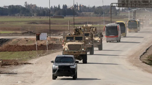 US military transfers thousands of IS detainees from Syria to Iraq
