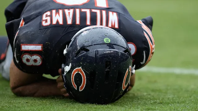 Chicago Bears quarterback Caleb Williams leaves NFL game with right leg injury