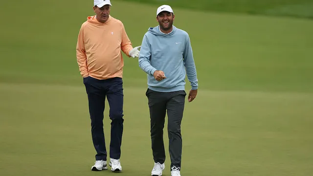 Scottie Scheffler can't stop laughing as Peyton Manning nails a house with a drive