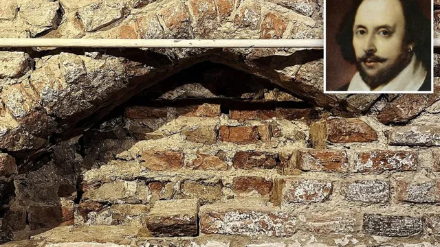 Shakespeare"s Possible Doorway Discovered in Historic UK Theater