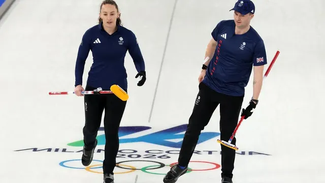 Lando Norris struggles with curling during Olympic event