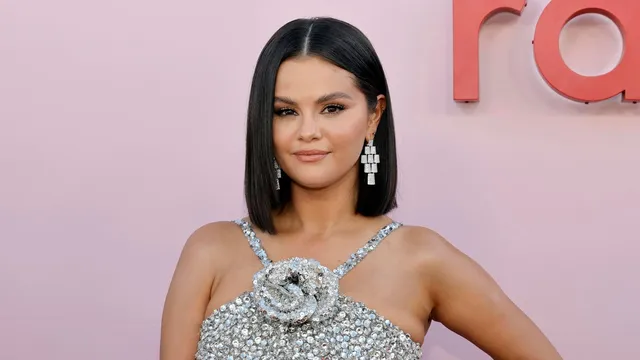 Selena Gomez scores three top 10 hits in U.K. chart surge