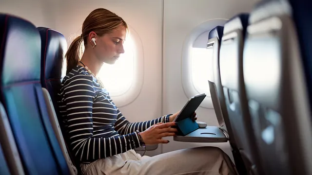 United Airlines mandates headphone use or risk removal from flights