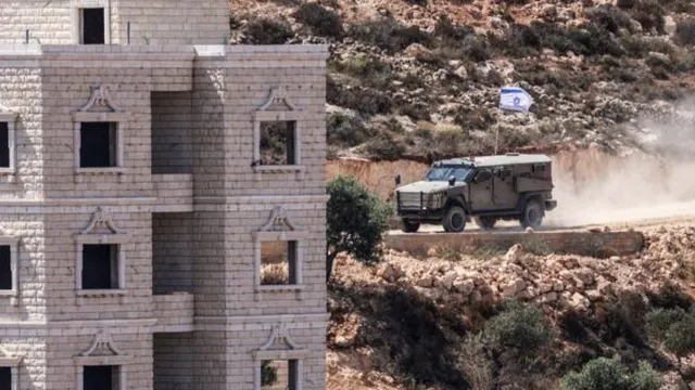 Israeli settlers attack Palestinian village of Qusra, injuring residents