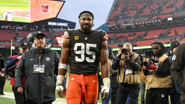 Cleveland Browns trade Myles Garrett to the Rams amid turmoil