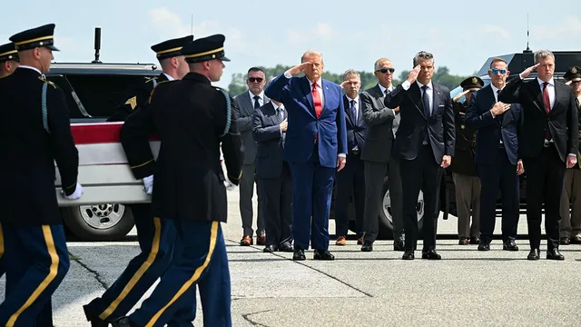 Trump honors fallen soldiers during dignified transfer ceremony