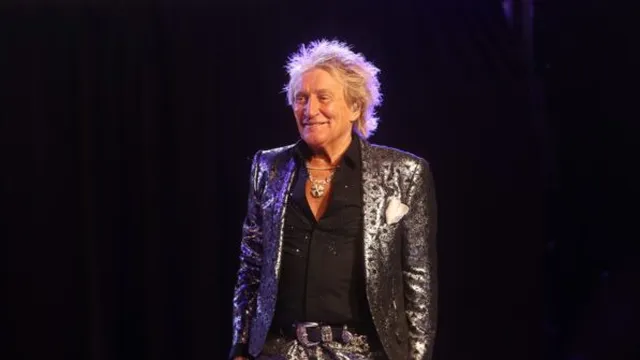 Rod Stewart cancels tour dates after coronary stent procedure