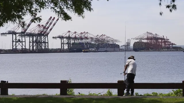 US economy shrinks 0.5% amid tariff fears and import surge