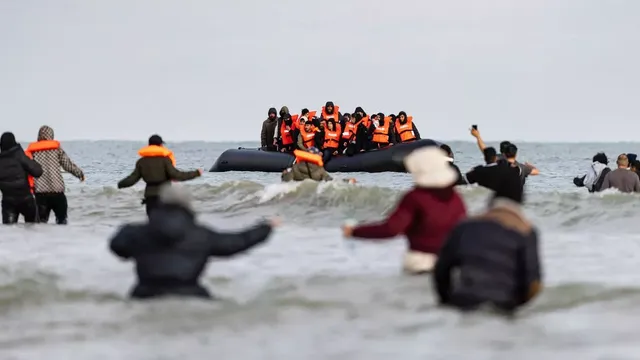 Rising deaths as migrants risk Channel crossing in small boats