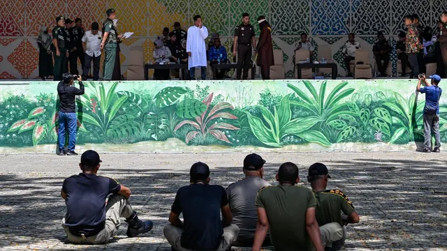 Couple receives record 140 cane lashes for violating Islamic law in Aceh