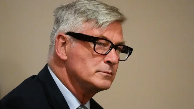 Alec Baldwin criticizes American information as inadequate