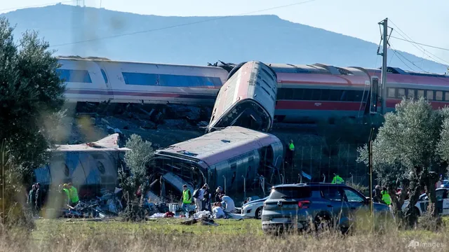 Two high-speed trains collide in Spain, resulting in at least 39 fatalities and many injuries