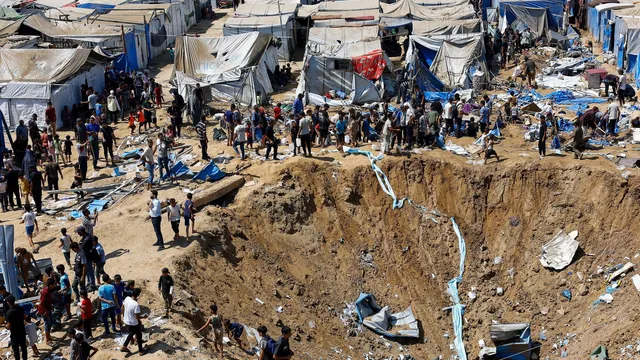 Israeli strikes kill four and destroy medical supplies in Gaza