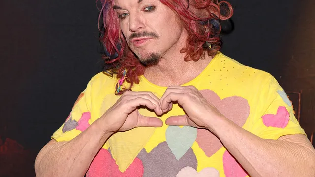 Comedian Carrot Top released from Las Vegas hospital after suicide attempt