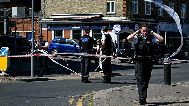 Man arrested after stabbing two Jewish men in London amid rising antisemitism