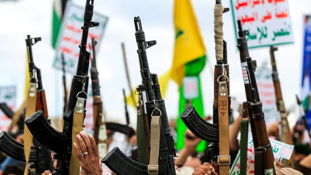 Houthis launch deadly attacks on Saudi oil facilities and Red Sea port