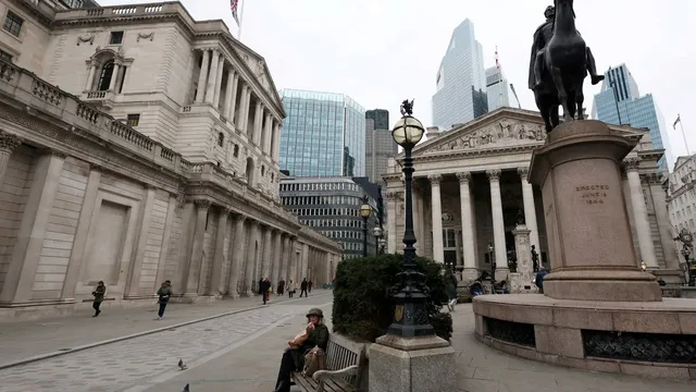 Federal Reserve maintains interest rates amid tariff uncertainty