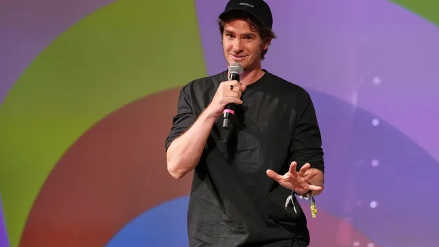 Glastonbury 2025 showcases an eclectic mix of performances and celebrity appearances