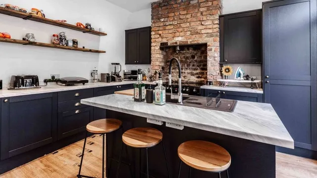 Airbnb refuses family Christmas booking over party risk