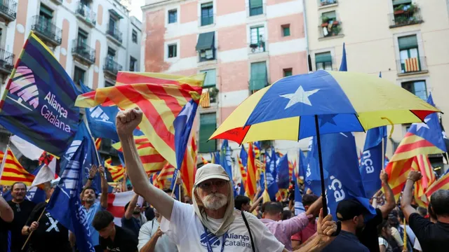 Far-right separatist party Aliança Catalana gains support in Spain's Catalonia by focusing on immigration and crime