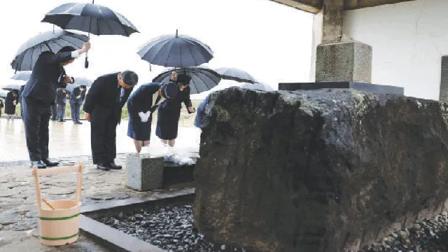 Naruhito honors fallen soldiers during Iwo Jima visit