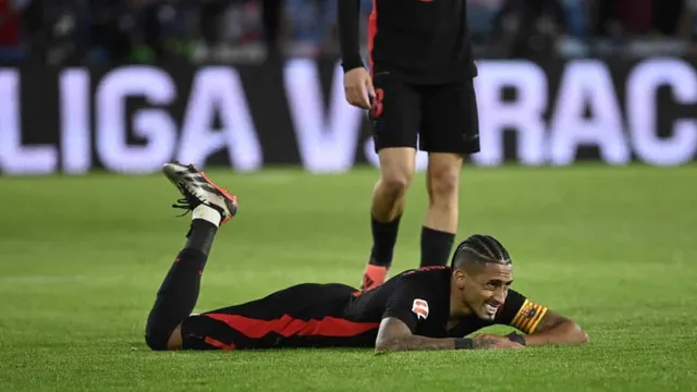 Barcelona collapses late to allow Celta Vigo to snatch a draw