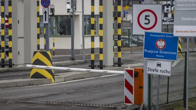 Bus traffic from Ukraine to Poland halted for over a year due to repairs