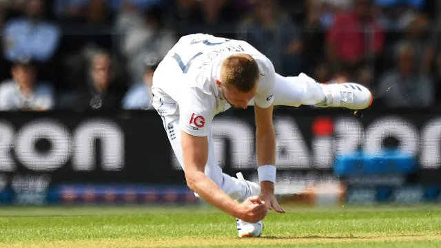 England strikes early as New Zealand loses openers in first Test