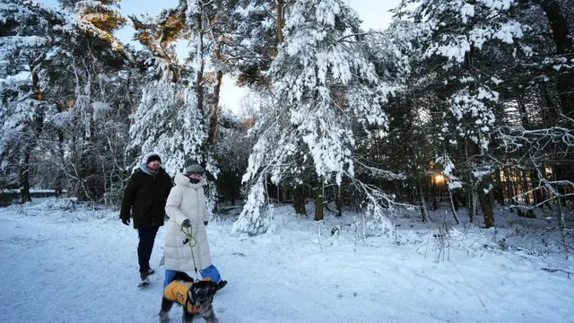 Freezing rain could create deadly conditions in the UK this weekend
