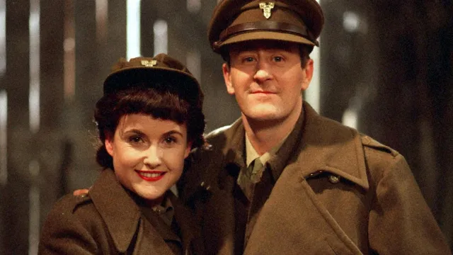 Fans rally to resurrect goodnight sweetheart through crowdfunding campaign