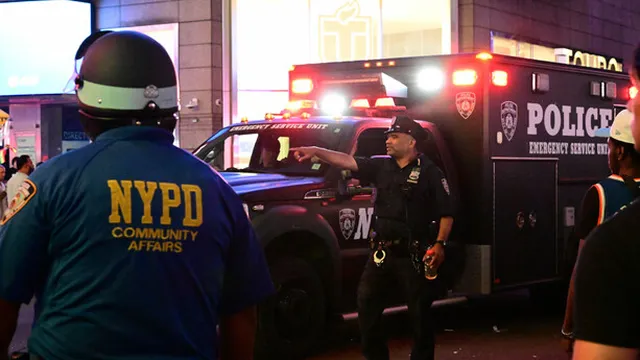 Teen shot amid Knicks' chaotic championship celebrations in Times Square