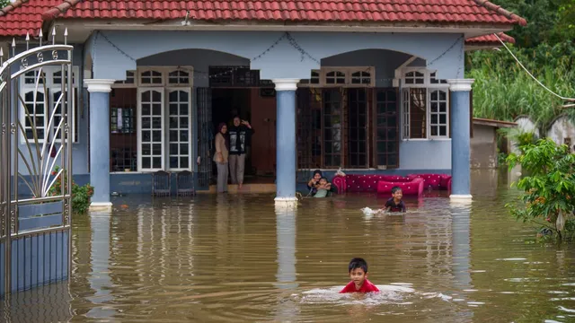 AP photos capture the devastating floods in Malaysia
