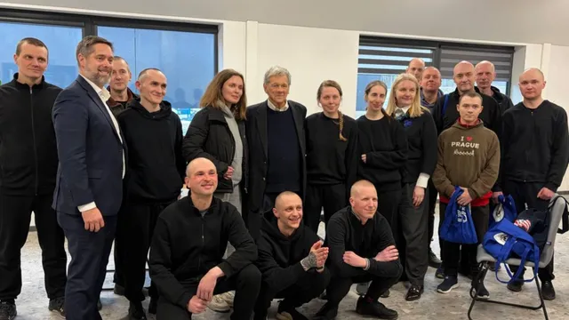 Lukashenko hosts U.S. envoy to discuss improving ties with Washington