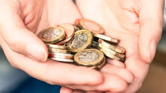 UK economy struggles as GDP declines and interest rate cuts loom